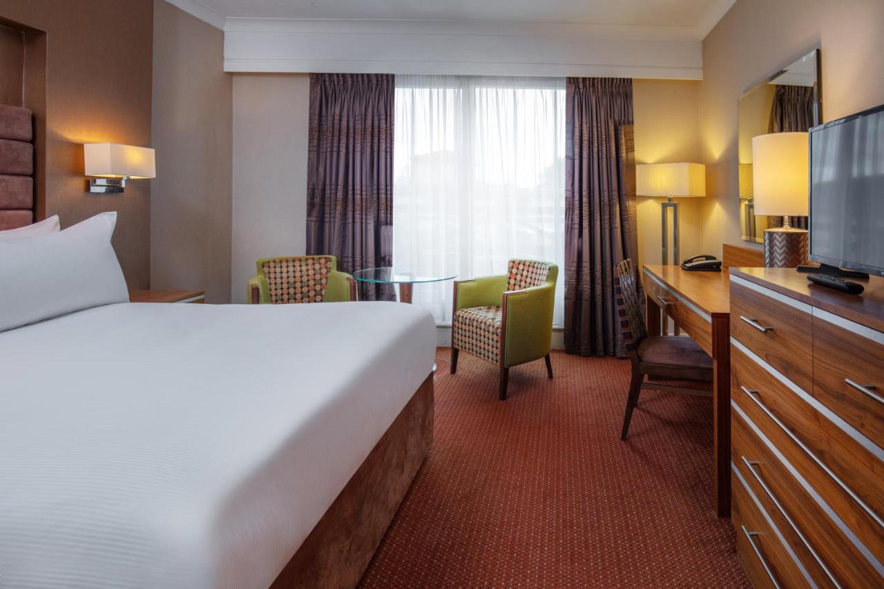 בסינגסטרוק Hampshire Court Hotel & Spa מראה חיצוני תמונה