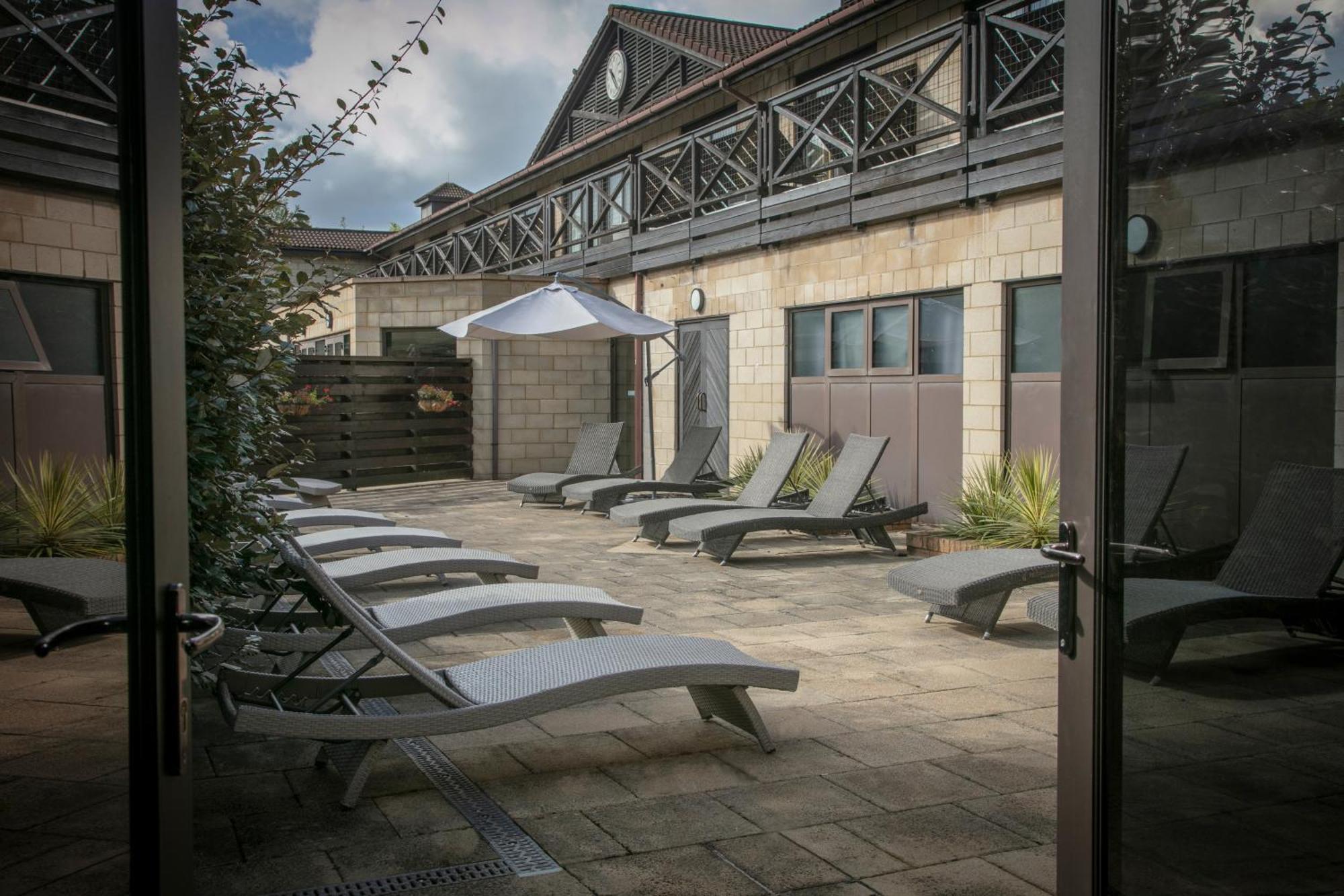 בסינגסטרוק Hampshire Court Hotel & Spa מראה חיצוני תמונה
