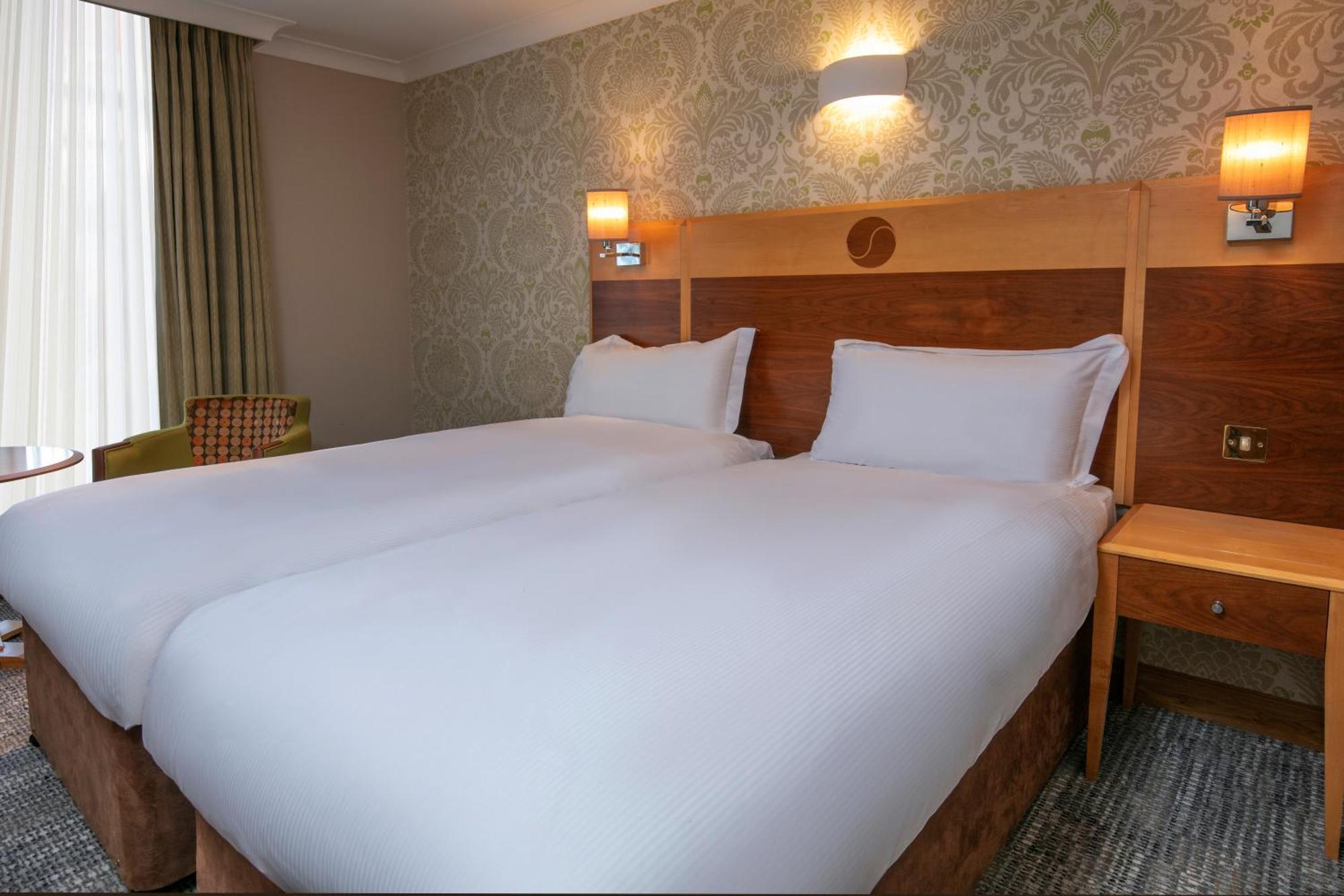בסינגסטרוק Hampshire Court Hotel & Spa חדר תמונה